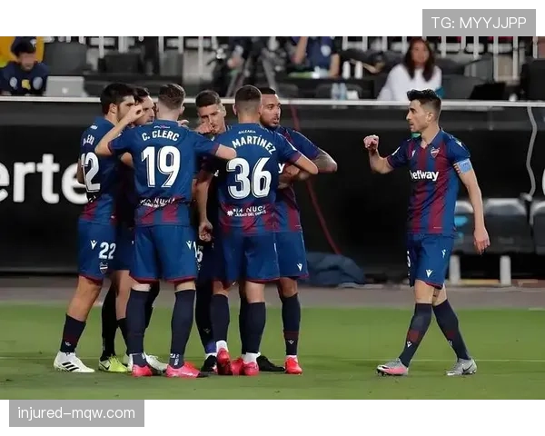 巴塞罗那控球率仍占优,但比赛局面已显失控迹象 巴塞罗那控球率仍占优,但比赛局面已显失控迹象